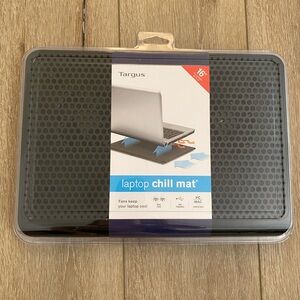Targus Dual Fan Cooling Chill Mat with USB Connection for 16” laptop